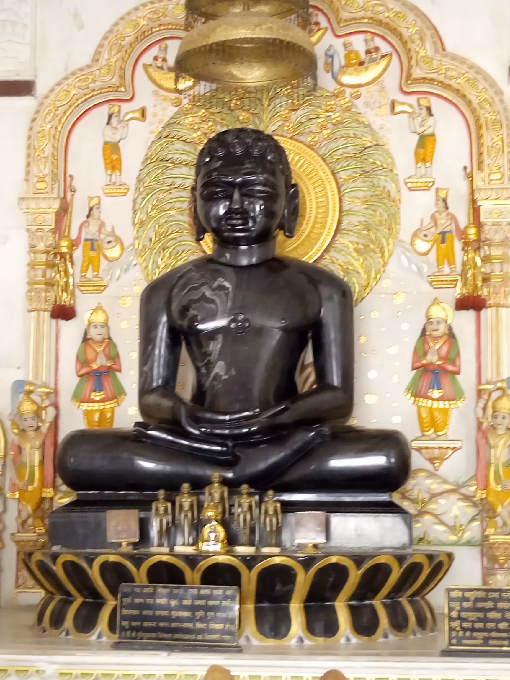 Shree 1008 Munisuvratnath Digambar Jain Mandir, Karala, Delhi